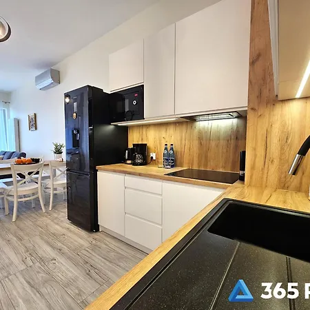 365pam - Moon Przy Morzu - Widok Na Morze, Parking W Cenie 尤斯托尼莫斯基